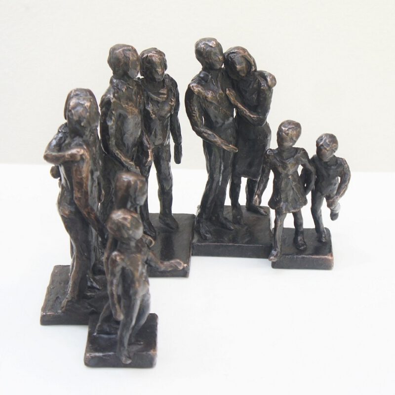 bronzen beeld familie door Diane Timmer 