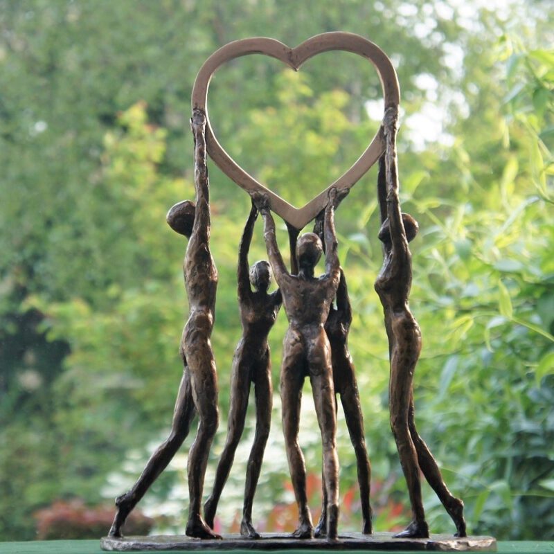 bronzen beeld gezin Diane Timmer