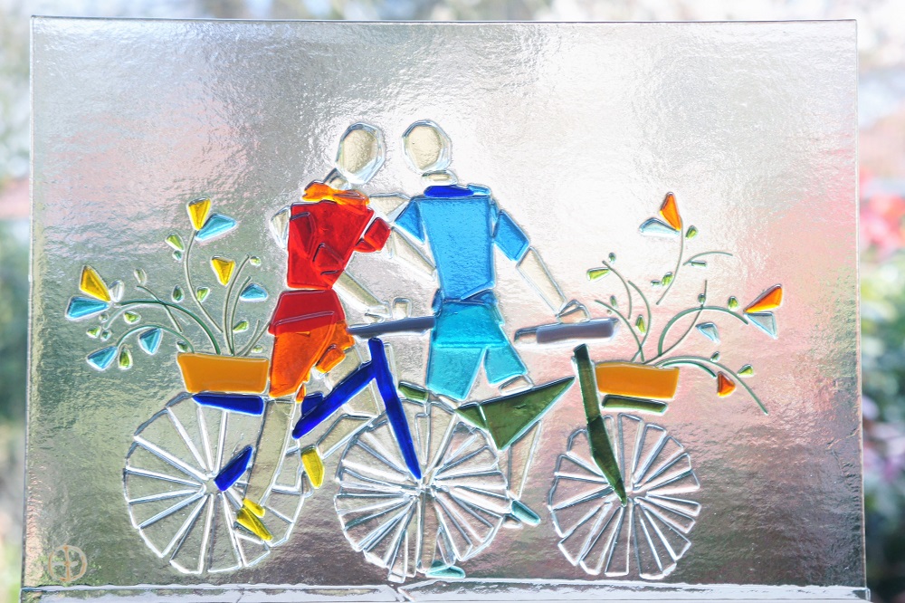 glas kunst samen fietsend Diane Timmer